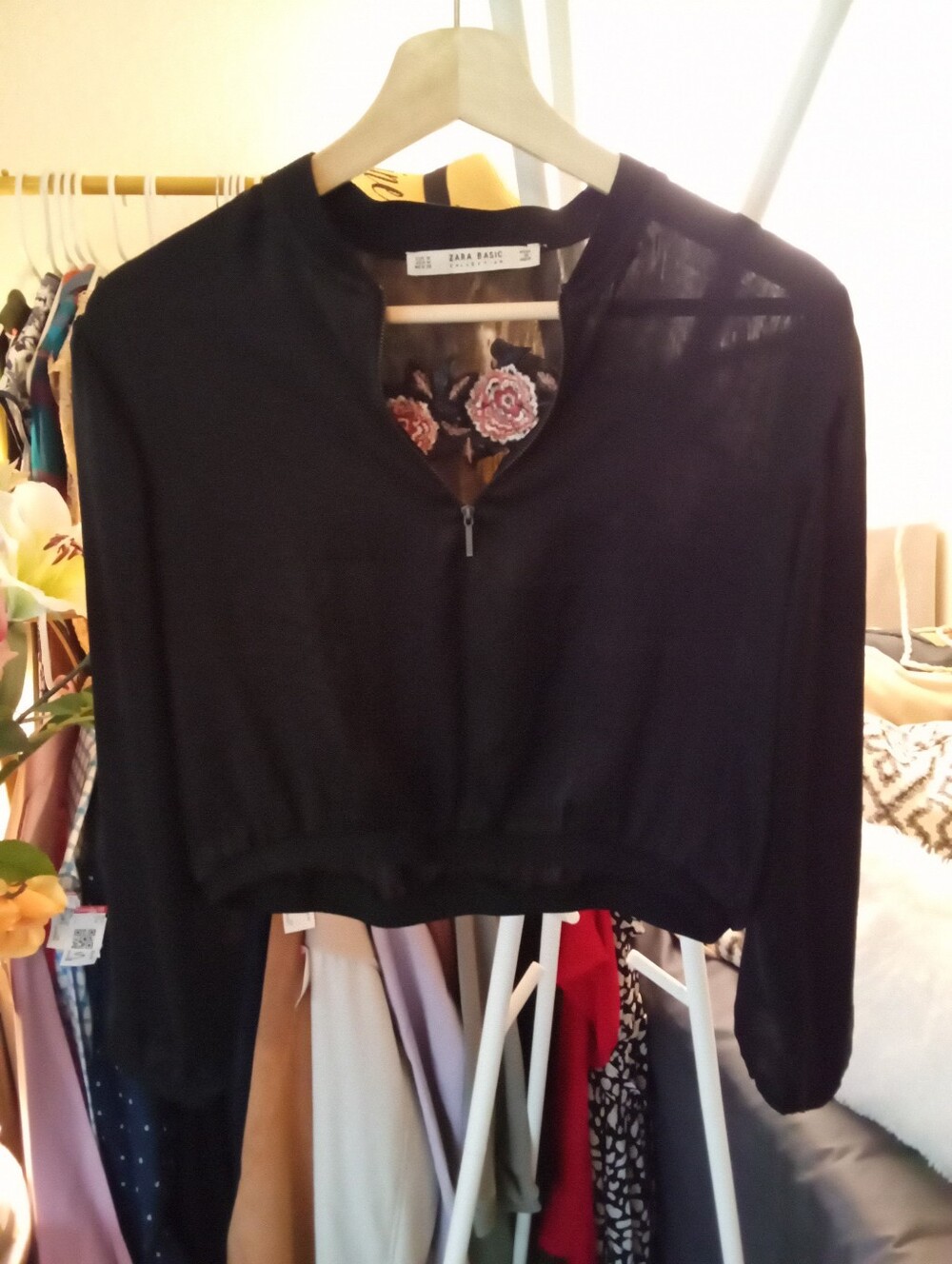 Zara Cropped Satin Bomber with Floral Embroidery (M) - Picture 10 of 14